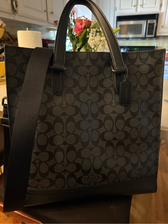 Coach Handbags - Unisex Coach Black Signature Messenger Tote with Adjustable Strap
